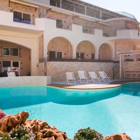 Neikos Mediterraneo Luxury Suites ฮานิโอติ ภายนอก รูปภาพ