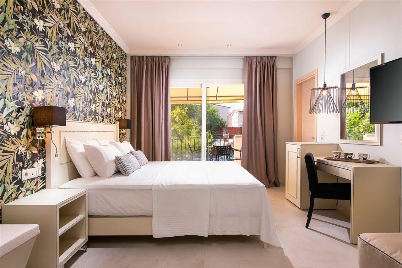 Neikos Mediterraneo Luxury Suites ฮานิโอติ ภายนอก รูปภาพ