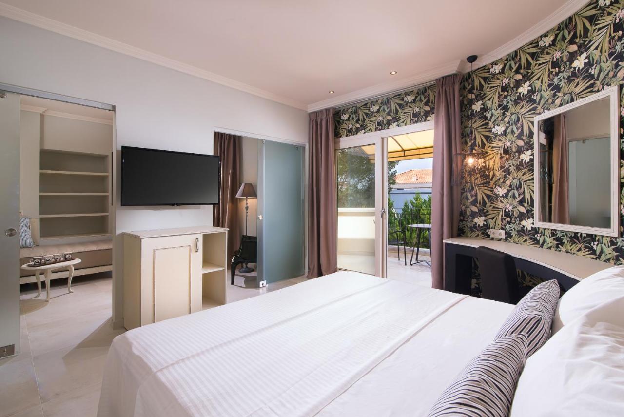 Neikos Mediterraneo Luxury Suites ฮานิโอติ ภายนอก รูปภาพ