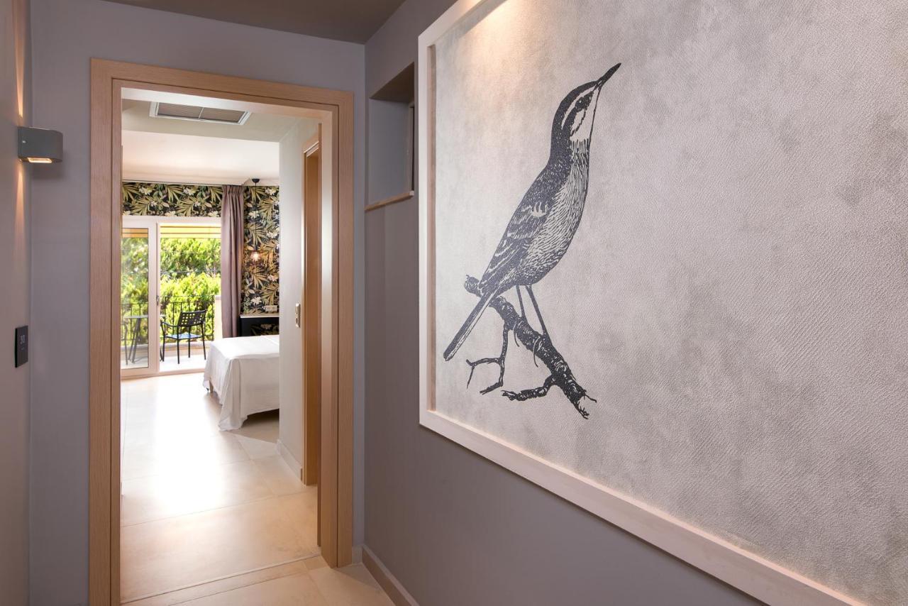Neikos Mediterraneo Luxury Suites ฮานิโอติ ภายนอก รูปภาพ