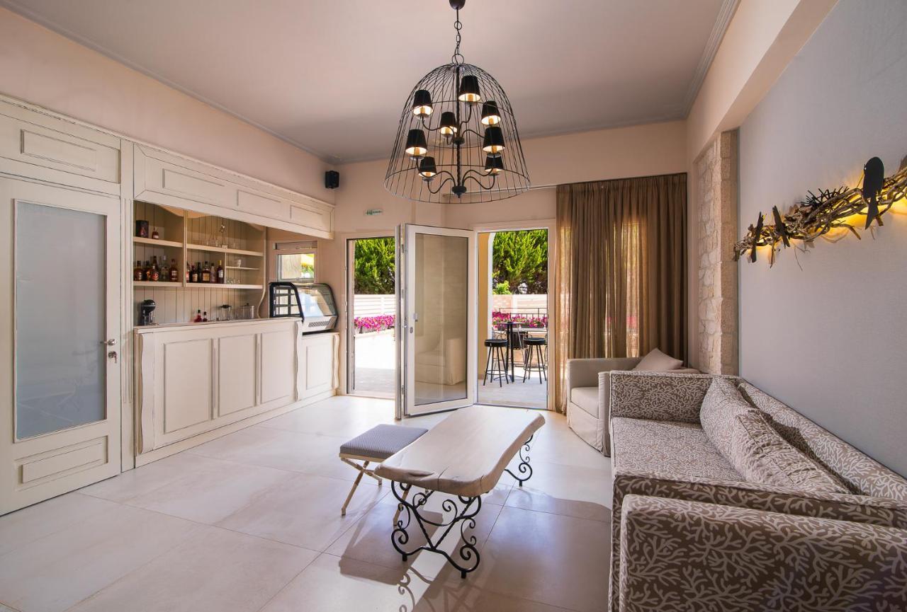 Neikos Mediterraneo Luxury Suites ฮานิโอติ ภายนอก รูปภาพ